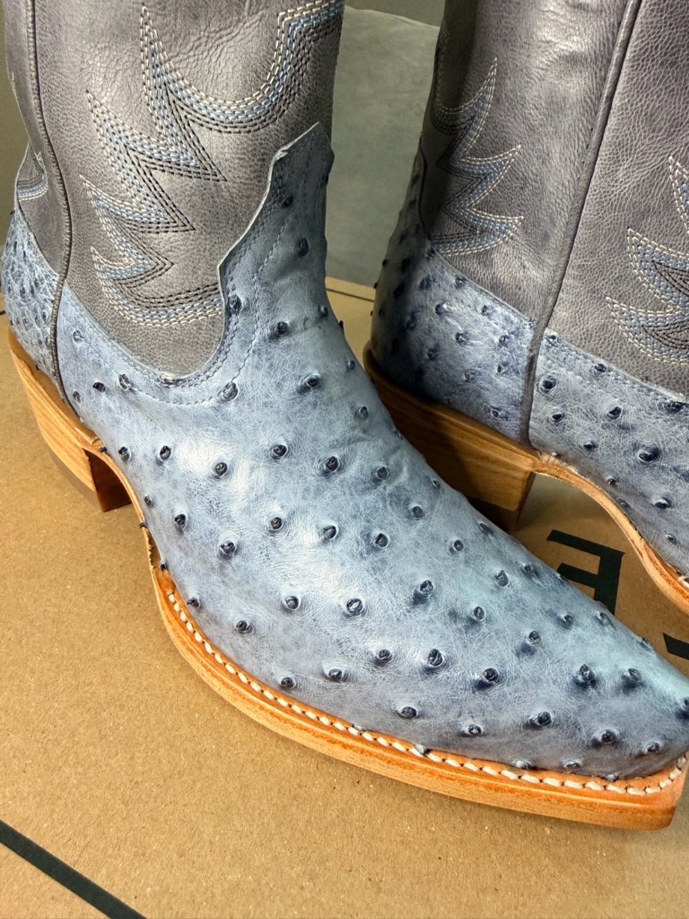 🔥🔥🔥🔥🔥Tecovas Chambray Ostrich Leather boots 🔥🔥🔥🔥 - Picture 6 of 7